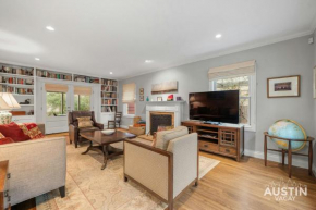 Near UT Pet Friendly w Parking 3BR 2.5BA in Walkable Area By Austin Vacay